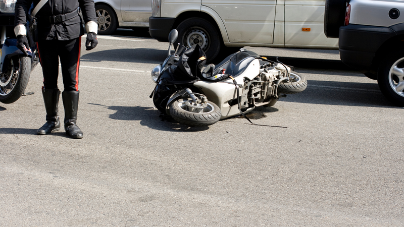 Motorcyclist Hurt in Wreck at 19th Ave and Geneva St in Aurora, CO